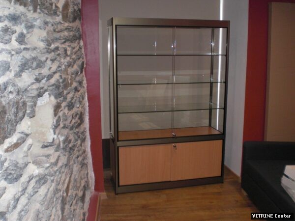 vitrine large intérieur avec meuble de rangement