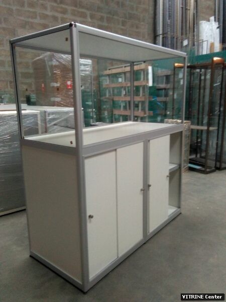 Vitrine basse double rangement