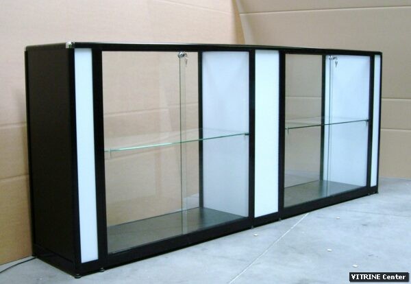 vitrine comptoir en aluminium avec bandeau plexi rétro éclairant