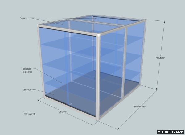 Vitrine basse composée de 2 modules l'un contre l'autre et de 3 tablettes réglables verre